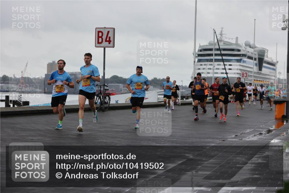 13.09.2026 - Kiel Lauf Andreas Tolksdorf http://msf.ph/oto/10419502 13.09.2026 10:57:25 Kiellinie 3157, 2231, 4, 4280, 4418, 3 meine-sportfotos.de