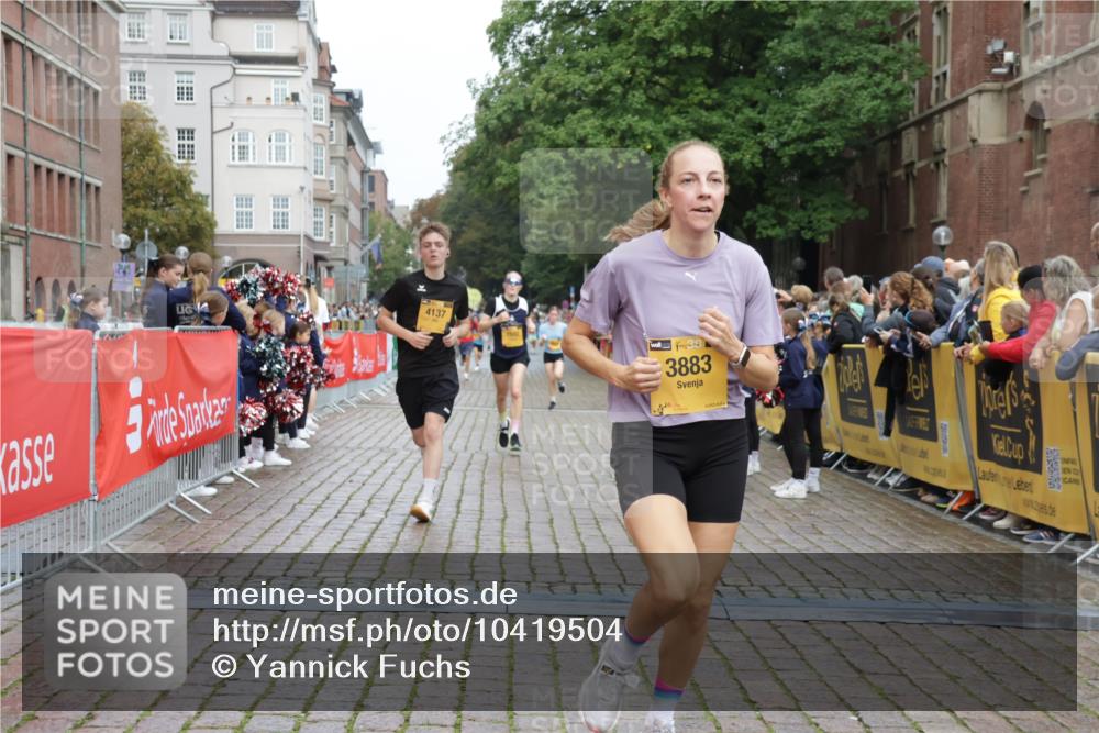13.09.2026 - Kiel Lauf Yannick Fuchs http://msf.ph/oto/10419504 13.09.2026 09:41:06 Ziel 1593, 1787, 3883, 4137, 8389, 9608, 10202, 420, 1081, 1630, 2847, 3552, 5039, 6299, 6563, 7131, 7239, 7730, 8493, 8636, 9578, 9726, 10353, 11750, 11792, 12225, 1671, 1966, 4068, 9110, 10299, 10974, 11645, 11983, 12166, 1081, 2695, 2847, 3694, 7239 meine-sportfotos.de