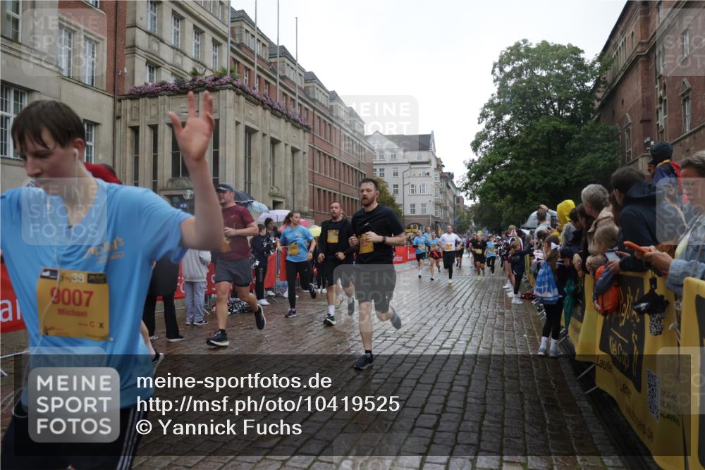 13.09.2026 - Kiel Lauf Yannick Fuchs http://msf.ph/oto/10419525 13.09.2026 10:51:44 Ziel 101, 201, 310, 826, 1231, 1568, 1600, 1754, 1890, 2393, 2468, 2470, 2566, 2783, 3013, 3440, 4084, 4613, 4887, 5174, 5441, 6177, 6287, 6367, 7141, 7204, 7740, 8108, 8197, 8625, 8627, 9265, 10345, 10440, 11079, 11332, 11551, 12135, 12387, 12755, 238, 240, 251, 260, 680, 901, 1804, 2035, 2247, 2519, 2672, 2690, 2803, 3029, 3440, 3751, 3873, 3879, 4040, 4205, 4271, 4613, 4619, 4646, 4939, 5441, 5525, 5735, 6663, 6865, 6928, 6948, 7043, 7914, 8373, 9007, 9030, 23 meine-sportfotos.de