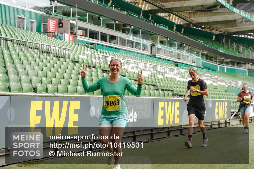 13.09.2026 - 21. swb-Marathon Bremen Michael Burmester http://msf.ph/oto/10419531 13.09.2026 10:43:40 Laufen im Stadion 10002, 10004, 10005, 10148, 10176, 10271, 10295, 10303, 10325, 10330, 10335, 10361, 10362, 10395, 10396, 10402, 10459, 10474, 10490, 10491, 10513, 10557, 10572, 10605, 10606, 10629, 10665, 10752, 10756, 10773, 10779, 10784, 10805, 10854, 10880, 10882, 10899, 10900, 10997, 10999, 11026, 11027, 11041, 11078, 11090, 11097, 11098, 11140, 11173, 11192, 11217, 11233, 11264, 11274, 11307, 11333, 11337, 11355, 11385, 11408, 11448, 11456, 11461, 11482, 11943, 12334 meine-sportfotos.de