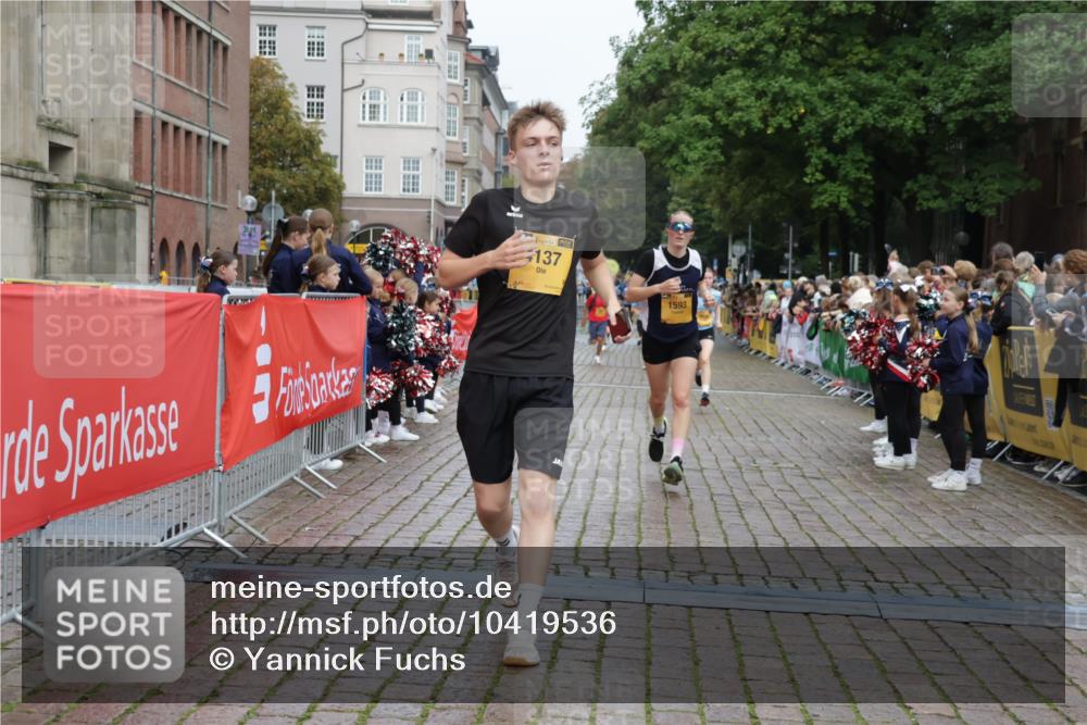 13.09.2026 - Kiel Lauf Yannick Fuchs http://msf.ph/oto/10419536 13.09.2026 09:41:07 Ziel 1593, 1787, 3883, 4137, 8389, 9608, 10202, 10974, 420, 1630, 1787, 3552, 5039, 6299, 6563, 7131, 7239, 7730, 8493, 8636, 9578, 9726, 10353, 11750, 11792, 12225, 1671, 1966, 4068, 9110, 10299, 11645, 11983, 12166, 1081, 2695, 2847, 3694, 7239, 11750 meine-sportfotos.de
