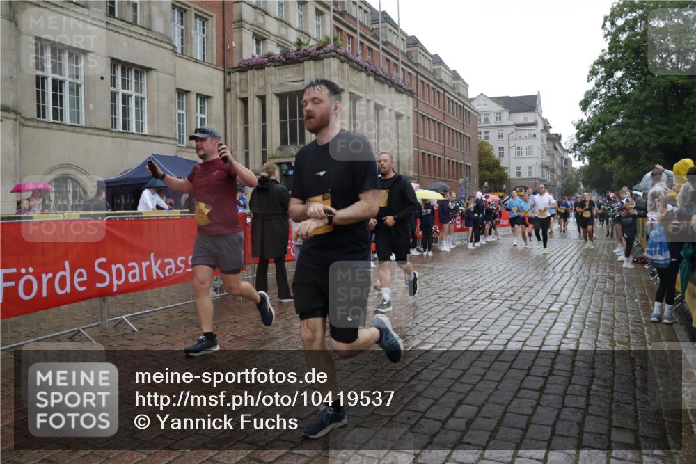 13.09.2026 - Kiel Lauf Yannick Fuchs http://msf.ph/oto/10419537 13.09.2026 10:51:44 Ziel 101, 201, 310, 826, 1231, 1568, 1600, 1754, 1890, 2393, 2468, 2470, 2566, 2783, 3013, 3440, 4084, 4613, 4887, 5174, 5441, 6177, 6287, 6367, 7141, 7204, 7740, 8108, 8197, 8625, 8627, 9265, 10345, 10440, 11079, 11332, 11551, 12135, 12387, 12755, 238, 240, 251, 260, 680, 901, 1804, 2035, 2247, 2519, 2672, 2690, 2803, 3029, 3440, 3751, 3873, 3879, 4040, 4205, 4271, 4613, 4619, 4646, 4939, 5441, 5525, 5735, 6663, 6865, 6928, 6948, 7043, 7914, 8373, 9007, 9030, 23 meine-sportfotos.de