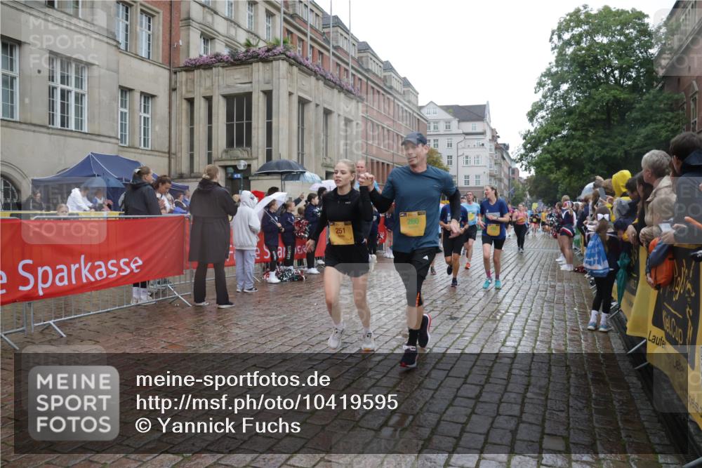 13.09.2026 - Kiel Lauf Yannick Fuchs http://msf.ph/oto/10419595 13.09.2026 10:51:50 Ziel 201, 310, 826, 1231, 1568, 1591, 1600, 2404, 2468, 2470, 2566, 2783, 3013, 3956, 4084, 4175, 4476, 4887, 5157, 5174, 5317, 5866, 6287, 6349, 6367, 7204, 7740, 8108, 8197, 8413, 9265, 10166, 10241, 10345, 10689, 11332, 11551, 12135, 12387, 12755, 101, 238, 240, 251, 260, 310, 680, 901, 1754, 1804, 1890, 2035, 2393, 2519, 2690, 2803, 3029, 3440, 3751, 3879, 4040, 4205, 4613, 4619, 4646, 4939, 5441, 5735, 6177, 6663, 6865, 6928, 7043, 7914, 8373, 9030, 23, 238 meine-sportfotos.de