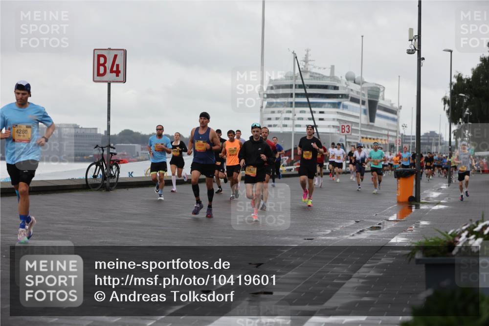13.09.2026 - Kiel Lauf Andreas Tolksdorf http://msf.ph/oto/10419601 13.09.2026 10:57:27 Kiellinie 4280, 4, 2809, 11527, 1418, 3 meine-sportfotos.de