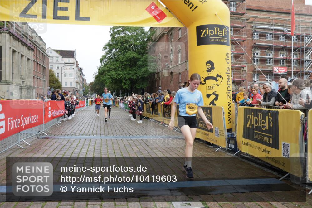 13.09.2026 - Kiel Lauf Yannick Fuchs http://msf.ph/oto/10419603 13.09.2026 09:41:12 Ziel 1593, 1966, 3883, 4137, 9608, 10299, 10974, 420, 1630, 1787, 3552, 5039, 6299, 6563, 7131, 7730, 8389, 8493, 8636, 9578, 9726, 10202, 10353, 11792, 12225, 1671, 4068, 4315, 9110, 11106, 11645, 11983, 12166, 1081, 2847, 3552, 6563, 7131, 7239, 7730, 11750 meine-sportfotos.de