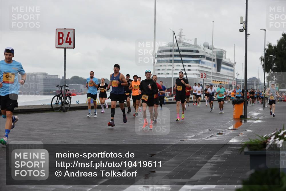 13.09.2026 - Kiel Lauf Andreas Tolksdorf http://msf.ph/oto/10419611 13.09.2026 10:57:27 Kiellinie 4280, 4, 2809, 11527, 4418, 12521, 3 meine-sportfotos.de