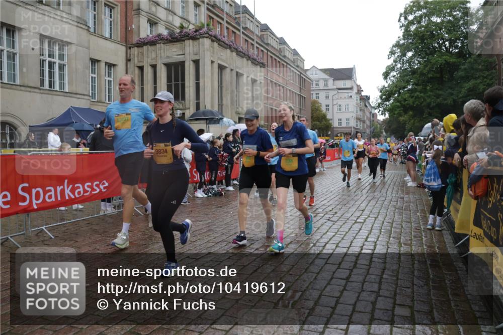 13.09.2026 - Kiel Lauf Yannick Fuchs http://msf.ph/oto/10419612 13.09.2026 10:51:51 Ziel 201, 826, 1231, 1568, 1591, 1600, 2404, 2468, 2470, 2566, 2783, 3013, 3956, 4084, 4175, 4476, 4887, 5157, 5174, 5317, 5866, 6287, 6349, 6367, 7204, 7740, 8108, 8197, 8413, 9265, 10166, 10241, 10345, 10689, 11332, 11551, 12135, 12387, 12755, 101, 201, 238, 240, 251, 310, 680, 901, 1754, 1804, 1890, 2035, 2393, 2468, 2519, 2690, 2803, 3013, 3029, 3440, 3751, 3879, 4040, 4084, 4205, 4613, 4619, 4646, 4939, 5441, 5735, 6177, 6663, 6865, 6928, 7043, 7914, 8373, 9030, 23, 238 meine-sportfotos.de