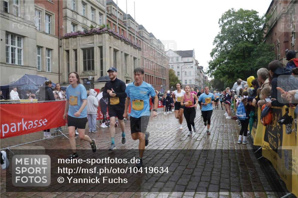 13.09.2026 - Kiel Lauf Yannick Fuchs http://msf.ph/oto/10419634 13.09.2026 10:51:53 Ziel 23, 825, 826, 1231, 1568, 1591, 1600, 2404, 2470, 2566, 2783, 3956, 4175, 4476, 4887, 5157, 5317, 5866, 6287, 6349, 6367, 6714, 7338, 8108, 8197, 8319, 8413, 9265, 10166, 10241, 10345, 10689, 11332, 11500, 11551, 12387, 101, 201, 240, 310, 901, 1231, 1754, 1804, 1890, 2035, 2393, 2468, 2519, 2690, 2803, 3013, 3029, 3440, 3751, 3879, 4040, 4084, 4205, 4613, 4619, 4646, 4939, 5174, 5441, 5735, 6177, 6663, 6865, 6928, 7043, 7914, 8373, 9030, 238 meine-sportfotos.de