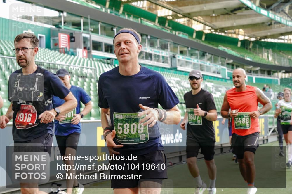 13.09.2026 - 21. swb-Marathon Bremen Michael Burmester http://msf.ph/oto/10419640 13.09.2026 13:21:09 Laufen im Stadion 128, 258, 351, 423, 441, 464, 601, 620, 704, 782, 851, 1060, 1066, 1094, 1129, 1158, 1177, 1316, 1344, 1409, 1417, 1439, 1446, 1518, 1676, 1697, 1729, 1756, 1808, 1815, 1846, 1916, 2010, 2028, 2064, 2139, 2201, 2258, 2278, 2349, 2394, 2395, 2414, 2417, 2437, 2501, 2519, 2533, 2551, 2588, 2652, 2694, 2695, 2736, 2756, 2793, 2828, 2886, 2954, 2995, 3004, 3010, 3017, 3018, 3022, 3034, 3035, 3036, 3037, 3059, 3070, 3074, 3102, 3139, 3144, 3225, 3264, 3310, 3315 meine-sportfotos.de