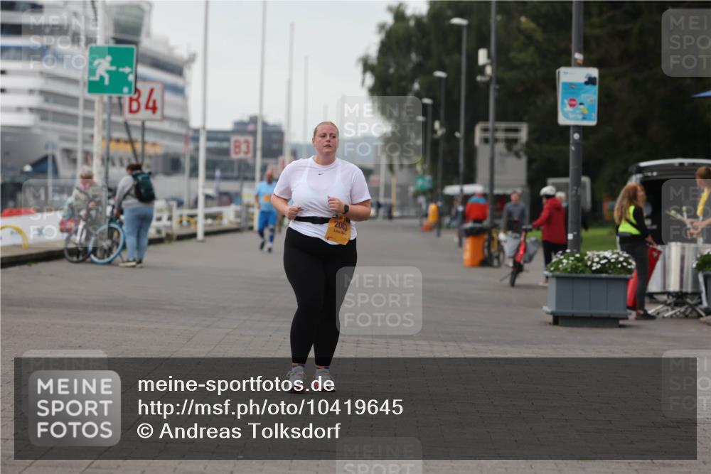 13.09.2026 - Kiel Lauf Andreas Tolksdorf http://msf.ph/oto/10419645 13.09.2026 10:10:19 Kiellinie 84, 83, 2063 meine-sportfotos.de