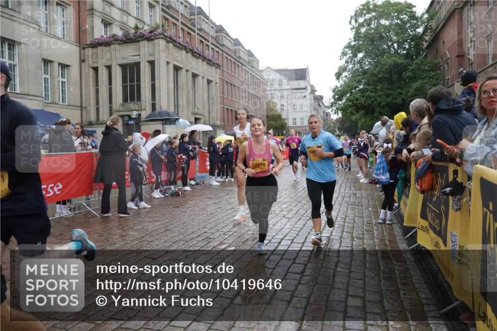 13.09.2026 - Kiel Lauf Yannick Fuchs http://msf.ph/oto/10419646 13.09.2026 10:51:54 Ziel 23, 825, 826, 1568, 1591, 1600, 2404, 2470, 2566, 2783, 3644, 3956, 4175, 4476, 4887, 5157, 5317, 5866, 6287, 6349, 6367, 6714, 7338, 8108, 8319, 8413, 9265, 10166, 10241, 10345, 10637, 10689, 11332, 11500, 11551, 12387, 101, 201, 240, 310, 901, 1231, 1754, 1804, 1890, 2035, 2393, 2468, 2519, 2690, 2783, 2803, 3013, 3029, 3440, 3751, 3879, 4040, 4084, 4205, 4613, 4619, 4646, 4939, 5174, 5441, 5735, 6177, 6367, 6663, 6865, 6928, 7043, 7914, 8373, 9030, 238 meine-sportfotos.de