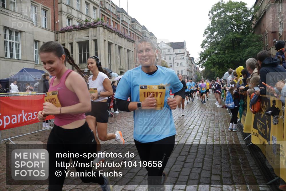 13.09.2026 - Kiel Lauf Yannick Fuchs http://msf.ph/oto/10419658 13.09.2026 10:51:55 Ziel 23, 171, 825, 826, 1568, 1591, 1600, 2404, 2470, 2566, 3644, 3956, 4175, 4385, 4476, 4887, 5157, 5317, 5866, 6287, 6349, 6714, 7338, 8108, 8319, 8413, 9267, 10166, 10241, 10345, 10598, 10637, 10689, 11332, 11500, 11551, 12387, 101, 201, 240, 310, 901, 1231, 1568, 1754, 1804, 1890, 2035, 2393, 2468, 2470, 2519, 2690, 2783, 2803, 3013, 3029, 3440, 3751, 3879, 4040, 4084, 4205, 4613, 4619, 4646, 4939, 5174, 5441, 5735, 6177, 6367, 6663, 6928, 7043, 7914, 8373, 9030, 238 meine-sportfotos.de