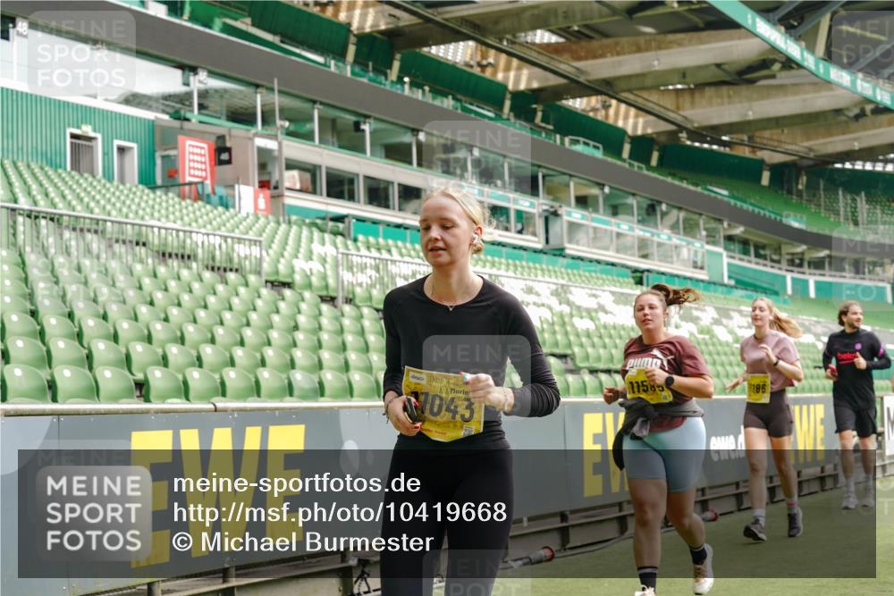 13.09.2026 - 21. swb-Marathon Bremen Michael Burmester http://msf.ph/oto/10419668 13.09.2026 10:43:44 Laufen im Stadion 10002, 10004, 10005, 10176, 10271, 10295, 10303, 10325, 10330, 10335, 10361, 10362, 10402, 10459, 10474, 10490, 10491, 10513, 10557, 10572, 10605, 10606, 10629, 10665, 10752, 10756, 10773, 10779, 10784, 10805, 10854, 10880, 10882, 10899, 10900, 10997, 10999, 11026, 11027, 11041, 11078, 11090, 11140, 11173, 11192, 11217, 11233, 11264, 11274, 11307, 11333, 11337, 11355, 11385, 11408, 11448, 11456, 11461, 11482, 11943, 12334 meine-sportfotos.de