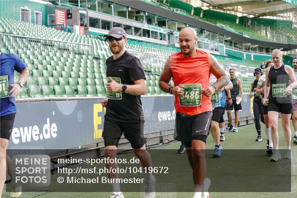 13.09.2026 - 21. swb-Marathon Bremen Michael Burmester http://msf.ph/oto/10419672 13.09.2026 13:21:09 Laufen im Stadion 128, 258, 351, 423, 441, 464, 601, 620, 704, 782, 851, 1060, 1066, 1094, 1129, 1158, 1177, 1316, 1344, 1409, 1417, 1439, 1446, 1518, 1676, 1697, 1729, 1756, 1808, 1815, 1846, 1916, 2010, 2028, 2064, 2139, 2201, 2258, 2278, 2349, 2394, 2395, 2414, 2417, 2437, 2501, 2519, 2533, 2551, 2588, 2652, 2694, 2695, 2736, 2756, 2793, 2828, 2886, 2954, 2995, 3004, 3010, 3017, 3018, 3022, 3034, 3035, 3036, 3037, 3059, 3070, 3074, 3102, 3139, 3144, 3225, 3264, 3310, 3315 meine-sportfotos.de