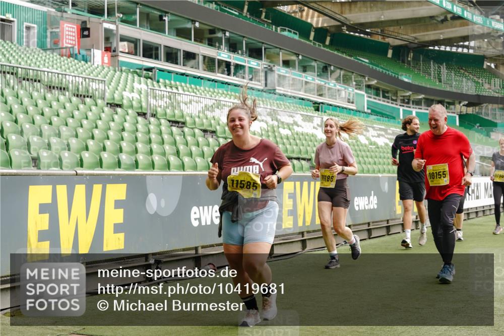 13.09.2026 - 21. swb-Marathon Bremen Michael Burmester http://msf.ph/oto/10419681 13.09.2026 10:43:45 Laufen im Stadion 10002, 10004, 10005, 10176, 10191, 10271, 10295, 10303, 10325, 10330, 10335, 10361, 10362, 10402, 10459, 10474, 10490, 10491, 10513, 10557, 10572, 10605, 10606, 10629, 10665, 10752, 10756, 10773, 10779, 10784, 10805, 10854, 10880, 10882, 10899, 10900, 10997, 10999, 11026, 11027, 11041, 11078, 11140, 11173, 11192, 11217, 11233, 11264, 11274, 11307, 11333, 11337, 11355, 11385, 11408, 11448, 11456, 11461, 11482, 11629, 11943, 12334 meine-sportfotos.de