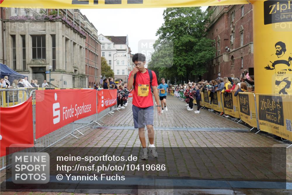 13.09.2026 - Kiel Lauf Yannick Fuchs http://msf.ph/oto/10419686 13.09.2026 09:41:17 Ziel 1593, 1671, 1966, 9608, 10299, 10974, 11645, 11983, 420, 1593, 1630, 1787, 3883, 4137, 5039, 6299, 8389, 8493, 8636, 9578, 9726, 10202, 10353, 11792, 4068, 4315, 9110, 9771, 11106, 12166, 420, 3552, 6563, 7131, 7730, 10353, 11750, 11792, 12225 meine-sportfotos.de