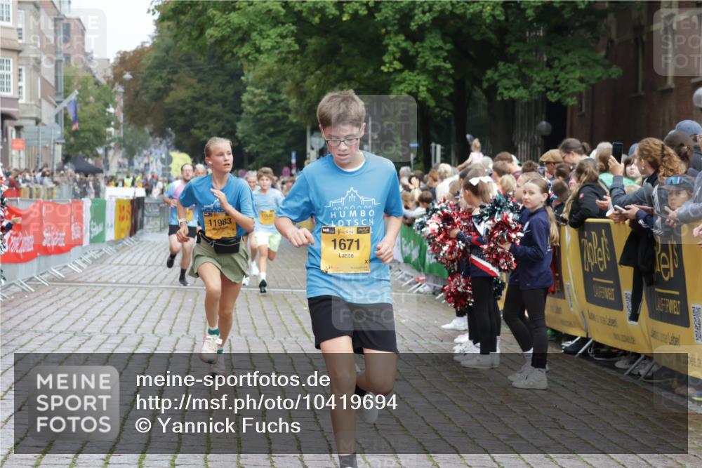 13.09.2026 - Kiel Lauf Yannick Fuchs http://msf.ph/oto/10419694 13.09.2026 09:41:19 Ziel 1671, 1966, 9110, 9608, 10299, 10974, 11645, 11983, 12166, 1593, 1630, 1787, 3883, 4137, 5039, 6299, 8389, 8493, 8636, 9578, 9726, 10202, 11792, 4068, 4315, 6649, 9771, 11106, 420, 3552, 6563, 7131, 7730, 10353, 11792, 12225 meine-sportfotos.de