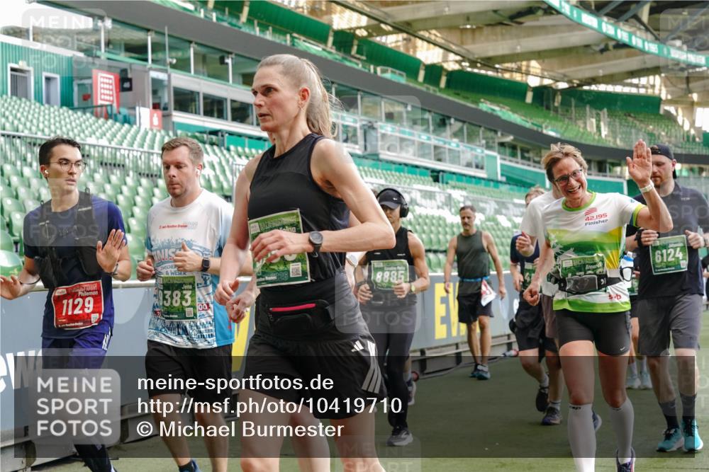 13.09.2026 - 21. swb-Marathon Bremen Michael Burmester http://msf.ph/oto/10419710 13.09.2026 13:21:11 Laufen im Stadion 128, 258, 351, 423, 441, 464, 601, 620, 704, 782, 851, 1060, 1066, 1094, 1129, 1158, 1177, 1316, 1344, 1409, 1417, 1439, 1446, 1518, 1676, 1697, 1729, 1756, 1808, 1815, 1846, 1916, 2010, 2028, 2064, 2139, 2201, 2258, 2278, 2349, 2394, 2395, 2414, 2417, 2437, 2501, 2519, 2533, 2551, 2588, 2652, 2694, 2695, 2736, 2756, 2793, 2828, 2886, 2954, 2995, 3004, 3010, 3017, 3018, 3022, 3034, 3035, 3036, 3037, 3059, 3070, 3074, 3102, 3139, 3144, 3225, 3264, 3310 meine-sportfotos.de