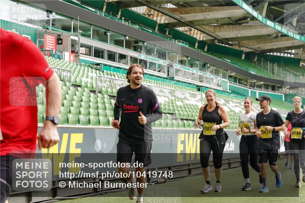 13.09.2026 - 21. swb-Marathon Bremen Michael Burmester http://msf.ph/oto/10419748 13.09.2026 10:43:48 Laufen im Stadion 10002, 10004, 10005, 10176, 10191, 10192, 10271, 10295, 10303, 10325, 10330, 10335, 10361, 10362, 10402, 10459, 10474, 10491, 10513, 10557, 10572, 10605, 10606, 10629, 10665, 10752, 10756, 10773, 10779, 10784, 10805, 10880, 10882, 10899, 10900, 10997, 10999, 11026, 11027, 11041, 11078, 11140, 11173, 11217, 11233, 11264, 11274, 11307, 11333, 11337, 11355, 11385, 11408, 11448, 11456, 11461, 11482, 11629, 11943, 12311, 12334 meine-sportfotos.de