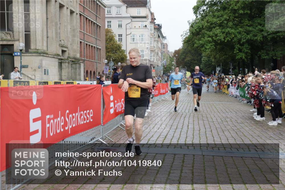 13.09.2026 - Kiel Lauf Yannick Fuchs http://msf.ph/oto/10419840 13.09.2026 09:41:32 Ziel 4068, 4315, 9110, 9771, 11106, 11645, 12166, 1593, 1671, 1787, 1966, 3883, 4137, 8389, 9608, 10202, 10299, 10974, 11645, 11983, 402, 3143, 3175, 4533, 4704, 5107, 6649, 6687, 6739, 7238, 8588, 9224, 11907, 12175, 1630, 1787, 5039, 6299, 8389, 8493, 8636, 9578, 9726, 10202 meine-sportfotos.de