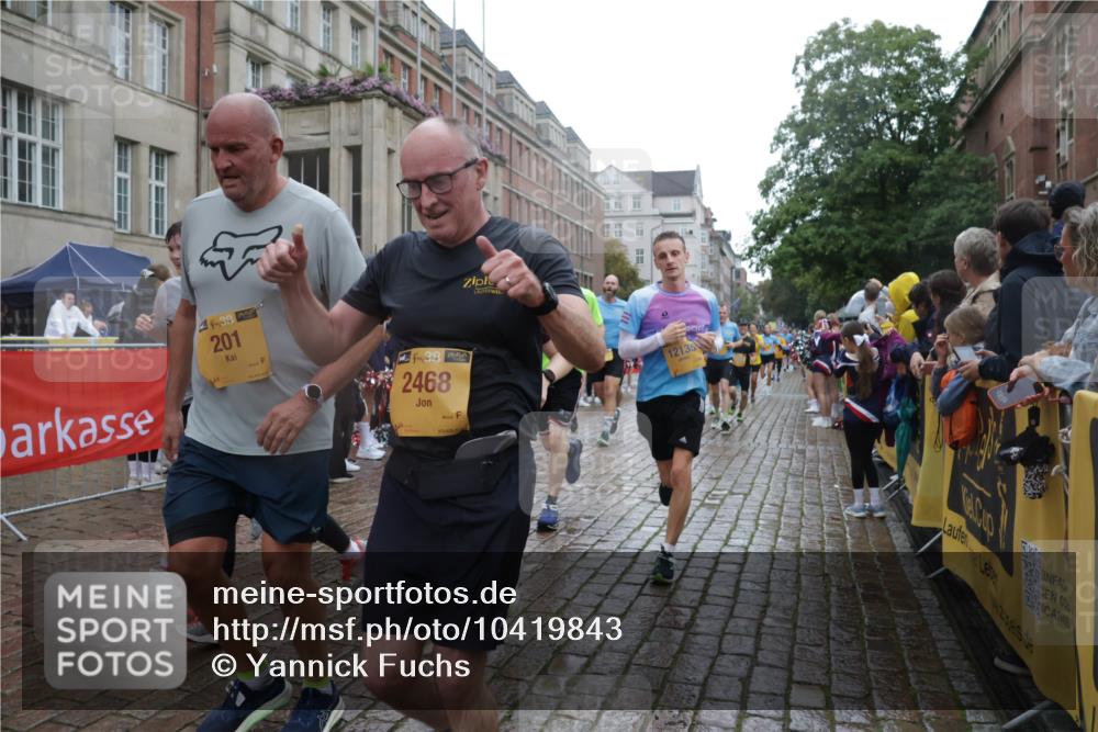13.09.2026 - Kiel Lauf Yannick Fuchs http://msf.ph/oto/10419843 13.09.2026 10:52:15 Ziel 777, 1027, 1811, 1869, 2438, 2544, 2991, 3280, 3435, 3529, 3630, 3881, 4008, 4577, 4957, 4977, 5126, 5321, 5359, 6069, 6110, 6113, 6872, 7053, 7447, 7464, 7647, 8051, 8326, 8898, 9221, 9624, 9894, 10035, 10126, 10540, 10715, 10755, 10802, 10811, 10992, 11915, 12536, 23, 171, 201, 310, 825, 826, 1231, 1364, 1365, 1568, 1591, 1600, 2404, 2468, 2470, 2484, 2566, 2783, 2806, 3013, 3529, 3644, 3956, 4084, 4175, 4385, 4476, 4887, 5174, 6367, 201, 310, 1754, 8625 meine-sportfotos.de