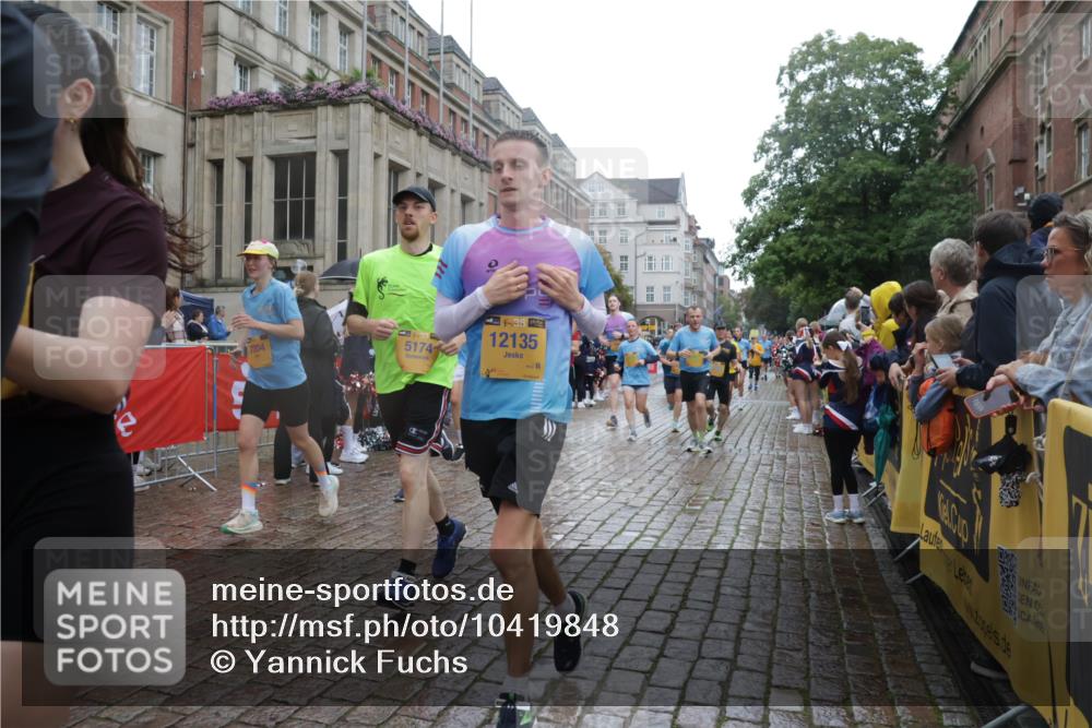 13.09.2026 - Kiel Lauf Yannick Fuchs http://msf.ph/oto/10419848 13.09.2026 10:52:16 Ziel 777, 1027, 1526, 1527, 1811, 1869, 2438, 2544, 2991, 3280, 3435, 3630, 3881, 4008, 4577, 4957, 4977, 5126, 5321, 5359, 6069, 6110, 6113, 6493, 6872, 7053, 7447, 7647, 8051, 8326, 8855, 8898, 9221, 9624, 9894, 10035, 10126, 10540, 10715, 10755, 10802, 10811, 10887, 11915, 12431, 12536, 23, 171, 201, 825, 826, 1231, 1364, 1365, 1568, 1591, 1600, 2404, 2468, 2470, 2484, 2566, 2783, 2806, 3013, 3529, 3644, 3956, 4084, 4175, 4385, 4476, 4887, 5174, 6367, 201, 310, 1754, 8625 meine-sportfotos.de