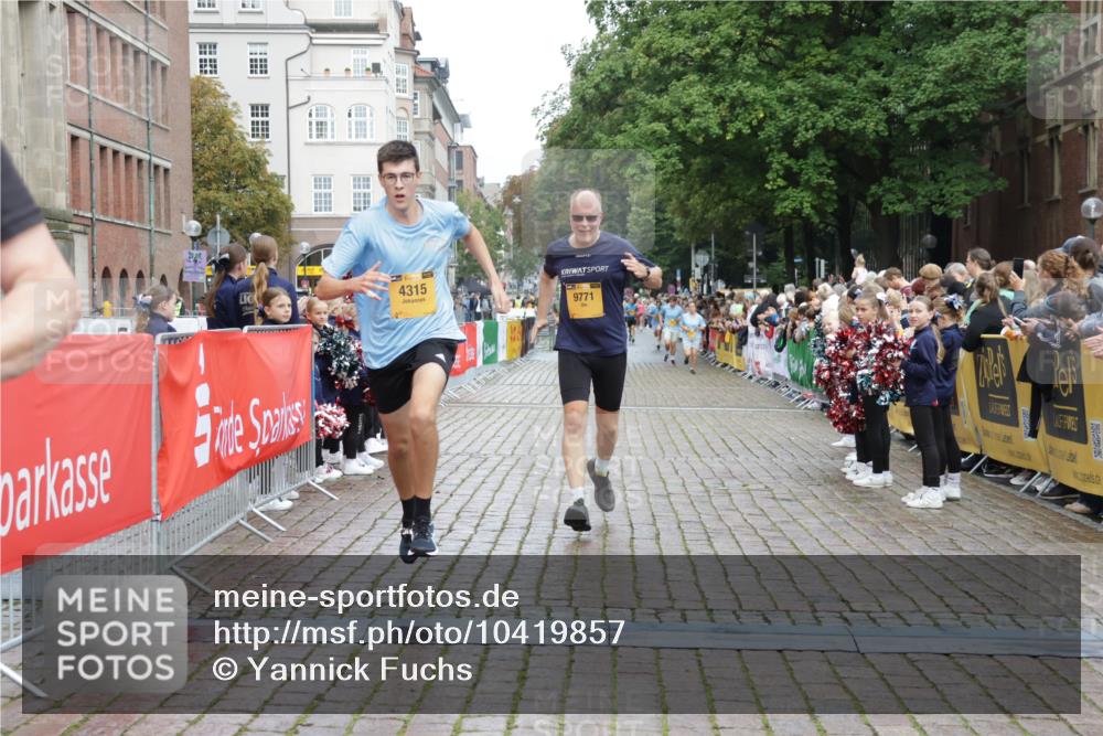 13.09.2026 - Kiel Lauf Yannick Fuchs http://msf.ph/oto/10419857 13.09.2026 09:41:34 Ziel 4068, 4315, 6649, 9110, 9771, 11106, 12166, 1593, 1671, 1966, 3883, 4137, 8389, 9110, 9608, 10202, 10299, 10974, 11645, 11983, 12166, 402, 3143, 3175, 4533, 4704, 5107, 6687, 6739, 7238, 8588, 8829, 9050, 9224, 11907, 12175, 1787, 5039, 6299, 8389, 8493, 8636, 9726, 10202 meine-sportfotos.de