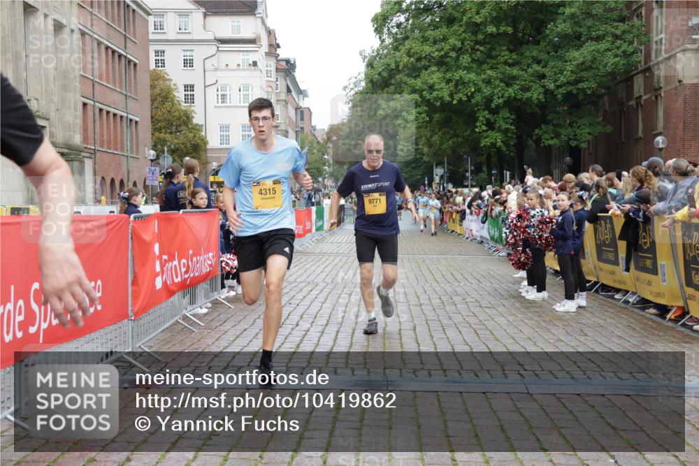 13.09.2026 - Kiel Lauf Yannick Fuchs http://msf.ph/oto/10419862 13.09.2026 09:41:34 Ziel 4068, 4315, 6649, 9110, 9771, 11106, 12166, 1593, 1671, 1966, 3883, 4137, 8389, 9110, 9608, 10202, 10299, 10974, 11645, 11983, 12166, 402, 3143, 3175, 4533, 4704, 5107, 6687, 6739, 7238, 8588, 8829, 9050, 9224, 11907, 12175, 1787, 5039, 6299, 8389, 8493, 8636, 9726, 10202 meine-sportfotos.de