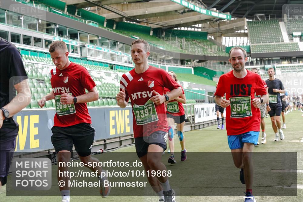 13.09.2026 - 21. swb-Marathon Bremen Michael Burmester http://msf.ph/oto/10419868 13.09.2026 12:58:30 Laufen im Stadion 141, 148, 191, 226, 334, 511, 672, 776, 789, 790, 909, 972, 1010, 1119, 1191, 1199, 1254, 1281, 1516, 1535, 1642, 1647, 1752, 1809, 1881, 1900, 1931, 1933, 2046, 2051, 2075, 2210, 2324, 2343, 2367, 2371, 2397, 2402, 2423, 2425, 2577, 2771, 2807, 2827, 2885, 2903, 2904, 2979, 3021, 3051, 3098, 3120, 3138, 3148, 3182, 3186, 3233, 3319, 3338, 3435, 3516, 3534, 3560, 3655, 3685, 3690, 3695, 3760, 3866, 3933, 3934, 3939, 4101, 4316, 4319, 205 meine-sportfotos.de