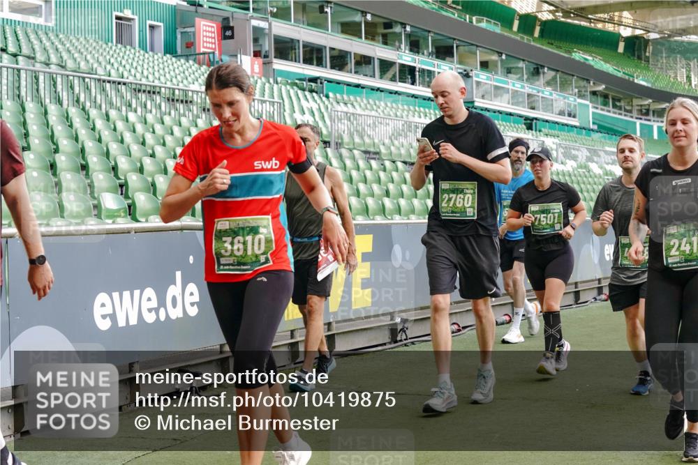 13.09.2026 - 21. swb-Marathon Bremen Michael Burmester http://msf.ph/oto/10419875 13.09.2026 13:21:16 Laufen im Stadion 128, 258, 351, 423, 441, 464, 601, 620, 704, 782, 851, 1060, 1066, 1094, 1129, 1158, 1177, 1316, 1344, 1409, 1417, 1439, 1446, 1518, 1676, 1697, 1729, 1756, 1808, 1815, 1846, 2010, 2028, 2064, 2139, 2201, 2258, 2278, 2349, 2394, 2395, 2414, 2417, 2437, 2501, 2519, 2533, 2551, 2588, 2652, 2660, 2694, 2695, 2736, 2756, 2793, 2828, 2886, 2954, 2964, 2995, 3004, 3010, 3017, 3018, 3022, 3034, 3035, 3036, 3037, 3059, 3070, 3074, 3102, 3139, 3144, 3225, 3264, 3310 meine-sportfotos.de