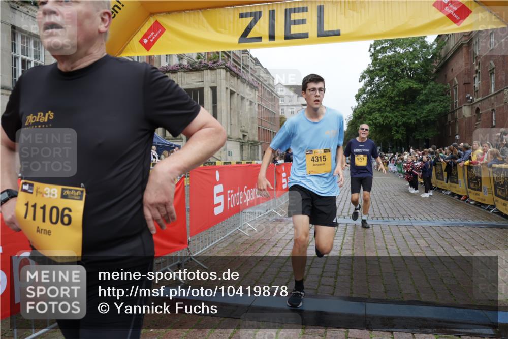 13.09.2026 - Kiel Lauf Yannick Fuchs http://msf.ph/oto/10419878 13.09.2026 09:41:35 Ziel 4068, 4315, 4704, 6649, 9771, 11106, 1593, 1671, 1966, 3883, 4068, 4137, 8389, 9110, 9608, 10202, 10299, 10974, 11645, 11983, 12166, 402, 3143, 3175, 4533, 5107, 6687, 6739, 7238, 8588, 8829, 9050, 9224, 11907, 12175, 1787, 3883, 5039, 8389, 8493, 9726, 10202 meine-sportfotos.de