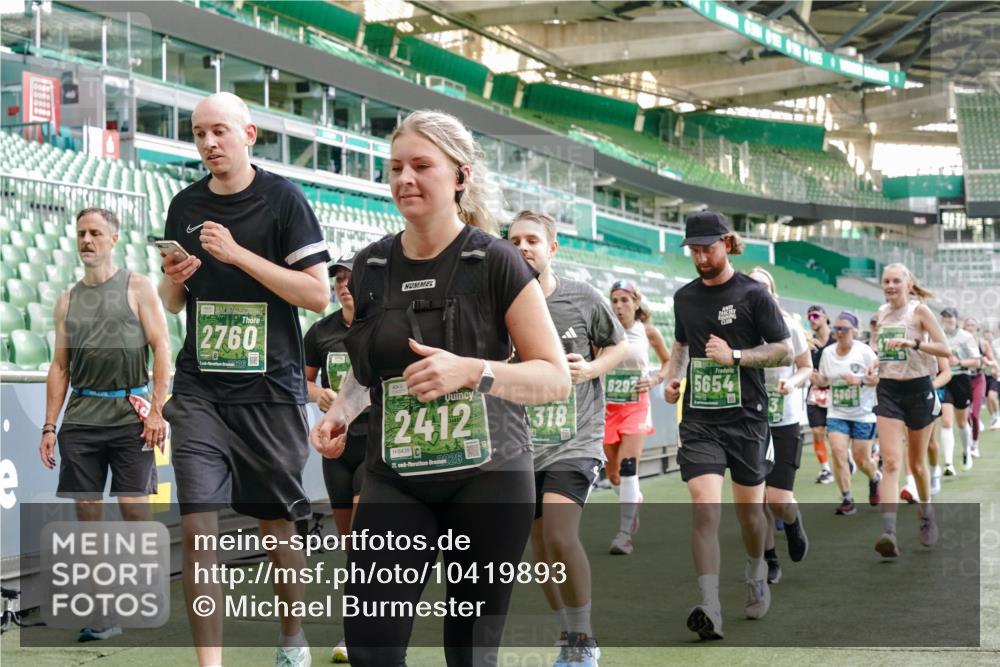 13.09.2026 - 21. swb-Marathon Bremen Michael Burmester http://msf.ph/oto/10419893 13.09.2026 13:21:17 Laufen im Stadion 128, 258, 351, 423, 441, 464, 601, 620, 704, 782, 851, 1060, 1066, 1094, 1129, 1158, 1177, 1316, 1344, 1409, 1417, 1439, 1446, 1518, 1676, 1697, 1729, 1756, 1808, 1815, 1846, 2010, 2028, 2064, 2139, 2201, 2258, 2278, 2349, 2394, 2395, 2414, 2417, 2437, 2501, 2519, 2533, 2551, 2588, 2652, 2660, 2694, 2695, 2736, 2756, 2793, 2828, 2886, 2954, 2964, 2995, 3004, 3010, 3017, 3018, 3022, 3034, 3035, 3036, 3037, 3059, 3070, 3074, 3102, 3139, 3144, 3225, 3264, 3310 meine-sportfotos.de