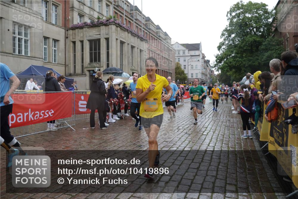 13.09.2026 - Kiel Lauf Yannick Fuchs http://msf.ph/oto/10419896 13.09.2026 10:52:20 Ziel 475, 777, 1526, 1527, 1658, 1802, 1811, 2544, 2991, 3280, 3343, 3435, 3630, 3881, 4008, 4577, 4957, 5126, 5359, 5442, 6110, 6113, 6493, 6872, 7053, 8051, 8326, 8855, 8898, 8908, 9624, 9894, 10035, 10126, 10320, 10540, 10715, 10755, 10811, 10887, 11082, 11535, 11875, 12289, 12431, 12536, 23, 171, 825, 826, 1027, 1364, 1365, 1568, 1591, 1600, 1869, 2404, 2438, 2470, 2484, 2566, 2806, 3529, 3644, 3956, 4175, 4385, 4476, 4887, 201, 310, 1754, 8625 meine-sportfotos.de