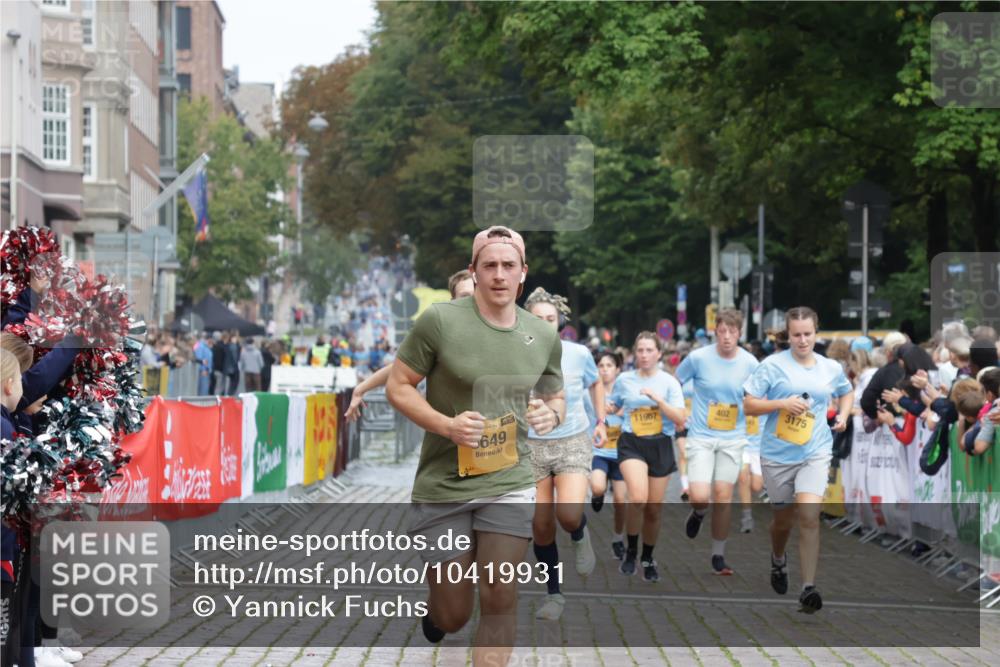 13.09.2026 - Kiel Lauf Yannick Fuchs http://msf.ph/oto/10419931 13.09.2026 09:41:40 Ziel 402, 3175, 4315, 4704, 6649, 6687, 8588, 9224, 9771, 11106, 11907, 1593, 1671, 1966, 4068, 4137, 9110, 9608, 10299, 10974, 11106, 11645, 11983, 12166, 699, 772, 3143, 3801, 4533, 5107, 6739, 7238, 8829, 9050, 12175, 1593, 3883, 4137, 8389, 10202 meine-sportfotos.de