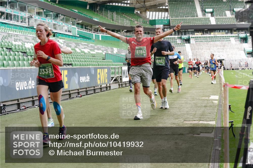13.09.2026 - 21. swb-Marathon Bremen Michael Burmester http://msf.ph/oto/10419932 13.09.2026 12:58:31 Laufen im Stadion 141, 148, 191, 226, 334, 511, 672, 776, 789, 790, 909, 972, 1010, 1119, 1191, 1199, 1254, 1281, 1516, 1535, 1642, 1647, 1752, 1809, 1881, 1900, 1931, 1933, 2046, 2051, 2075, 2210, 2324, 2343, 2367, 2371, 2397, 2402, 2423, 2425, 2577, 2771, 2807, 2827, 2885, 2903, 2904, 2979, 3021, 3051, 3098, 3120, 3138, 3148, 3182, 3186, 3233, 3319, 3338, 3435, 3516, 3534, 3560, 3655, 3685, 3690, 3695, 3866, 3933, 3934, 3939, 4101, 4316, 4319, 205 meine-sportfotos.de
