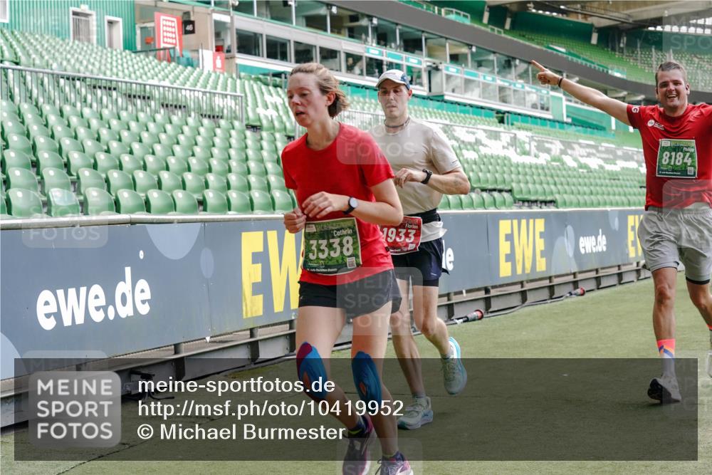 13.09.2026 - 21. swb-Marathon Bremen Michael Burmester http://msf.ph/oto/10419952 13.09.2026 12:58:32 Laufen im Stadion 141, 148, 191, 226, 334, 511, 672, 776, 789, 790, 909, 972, 1010, 1119, 1191, 1199, 1254, 1281, 1516, 1535, 1642, 1647, 1752, 1809, 1881, 1900, 1931, 1933, 2046, 2051, 2075, 2210, 2324, 2343, 2367, 2371, 2397, 2402, 2423, 2425, 2577, 2771, 2807, 2827, 2885, 2903, 2904, 2979, 3021, 3051, 3098, 3120, 3138, 3148, 3182, 3186, 3233, 3319, 3338, 3435, 3516, 3531, 3534, 3560, 3655, 3685, 3690, 3695, 3866, 3933, 3934, 3939, 4101, 4316, 4319, 205 meine-sportfotos.de