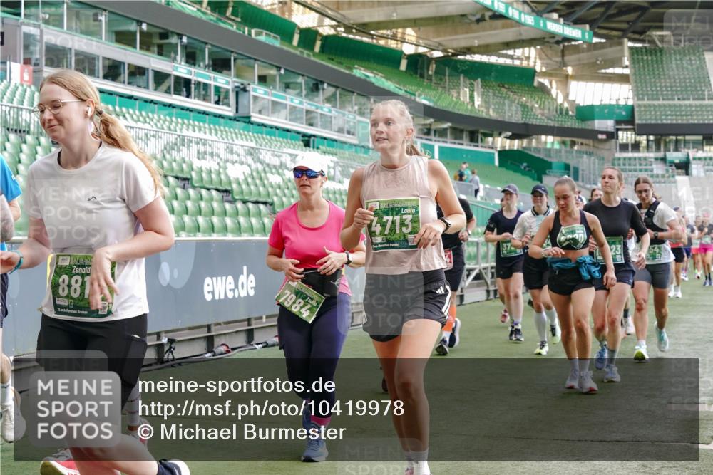 13.09.2026 - 21. swb-Marathon Bremen Michael Burmester http://msf.ph/oto/10419978 13.09.2026 13:21:19 Laufen im Stadion 128, 258, 351, 423, 441, 601, 620, 704, 782, 851, 1060, 1066, 1094, 1129, 1158, 1177, 1316, 1344, 1409, 1417, 1439, 1446, 1518, 1676, 1697, 1729, 1756, 1808, 1815, 1846, 2010, 2028, 2064, 2139, 2201, 2258, 2278, 2349, 2394, 2395, 2414, 2417, 2437, 2501, 2519, 2533, 2551, 2588, 2632, 2652, 2660, 2694, 2695, 2736, 2756, 2793, 2828, 2886, 2954, 2964, 2995, 3004, 3010, 3017, 3018, 3022, 3034, 3035, 3036, 3037, 3070, 3074, 3102, 3139, 3144, 3225, 3264, 3310 meine-sportfotos.de