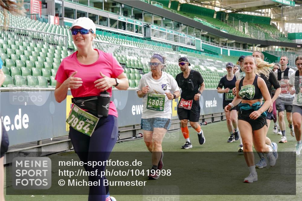 13.09.2026 - 21. swb-Marathon Bremen Michael Burmester http://msf.ph/oto/10419998 13.09.2026 13:21:20 Laufen im Stadion 128, 258, 351, 423, 441, 601, 620, 704, 782, 851, 1060, 1066, 1094, 1129, 1158, 1177, 1316, 1344, 1409, 1417, 1439, 1446, 1518, 1676, 1697, 1729, 1756, 1808, 1815, 1846, 2010, 2028, 2064, 2139, 2201, 2258, 2278, 2349, 2394, 2395, 2414, 2417, 2437, 2501, 2519, 2533, 2551, 2588, 2632, 2652, 2660, 2694, 2695, 2736, 2756, 2793, 2828, 2886, 2954, 2964, 2995, 3004, 3010, 3017, 3018, 3022, 3034, 3035, 3036, 3037, 3070, 3074, 3102, 3139, 3144, 3225, 3264, 3310 meine-sportfotos.de