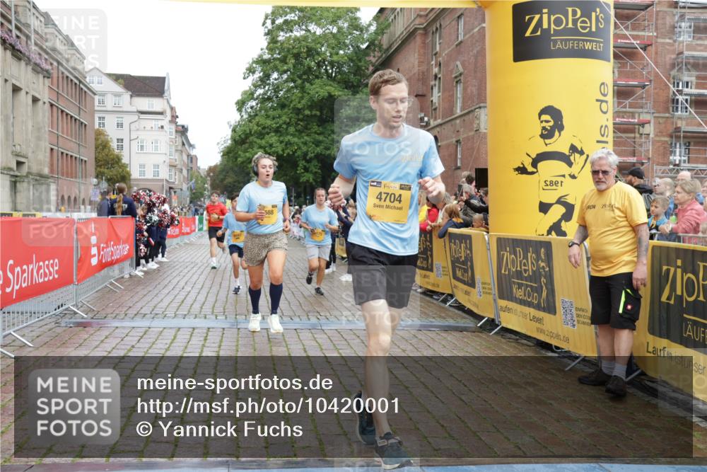 13.09.2026 - Kiel Lauf Yannick Fuchs http://msf.ph/oto/10420001 13.09.2026 09:41:44 Ziel 402, 3143, 3175, 4533, 4704, 6649, 6687, 6739, 8588, 9224, 9771, 11907, 1671, 1966, 4068, 4315, 9110, 9608, 9771, 10299, 10974, 11106, 11645, 11983, 12166, 699, 772, 2910, 3801, 5107, 6599, 7238, 8829, 9050, 12175, 1593, 3883, 4137, 9608, 10974 meine-sportfotos.de