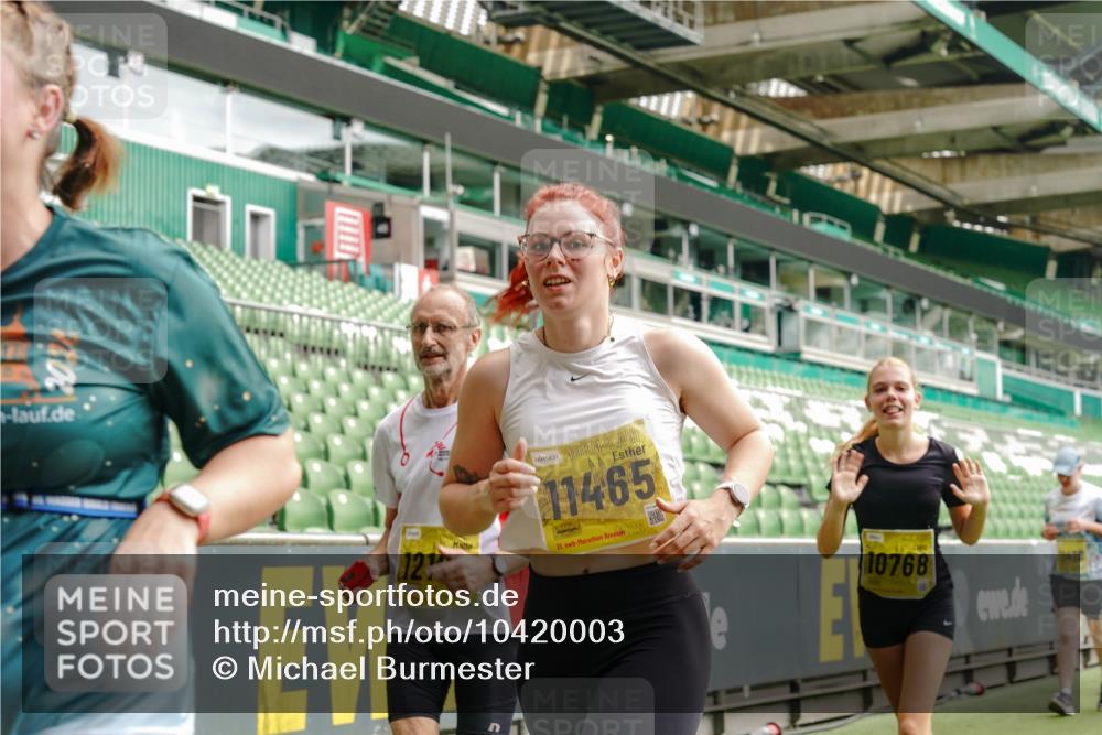 13.09.2026 - 21. swb-Marathon Bremen Michael Burmester http://msf.ph/oto/10420003 13.09.2026 10:43:56 Laufen im Stadion 10002, 10004, 10005, 10176, 10191, 10192, 10271, 10295, 10303, 10325, 10335, 10361, 10362, 10402, 10459, 10474, 10491, 10513, 10557, 10572, 10605, 10606, 10629, 10752, 10756, 10773, 10779, 10784, 10805, 10880, 10882, 10899, 10900, 10997, 10999, 11026, 11041, 11173, 11217, 11233, 11264, 11274, 11307, 11333, 11337, 11355, 11385, 11408, 11448, 11456, 11461, 11482, 11629, 11943, 12311, 12334 meine-sportfotos.de
