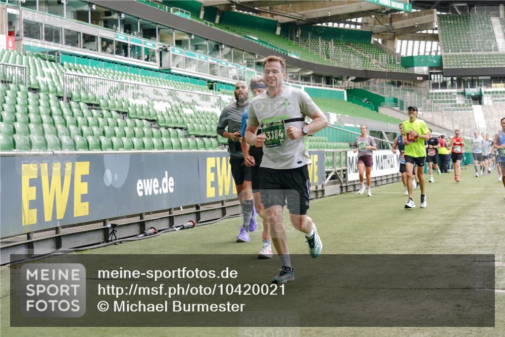 13.09.2026 - 21. swb-Marathon Bremen Michael Burmester http://msf.ph/oto/10420021 13.09.2026 12:58:34 Laufen im Stadion 141, 148, 191, 226, 334, 511, 672, 776, 789, 790, 909, 972, 1010, 1119, 1191, 1199, 1254, 1281, 1516, 1535, 1642, 1647, 1752, 1809, 1881, 1900, 1931, 1933, 2046, 2210, 2324, 2343, 2367, 2371, 2397, 2402, 2423, 2425, 2577, 2771, 2807, 2827, 2885, 2903, 2904, 2979, 3021, 3051, 3098, 3120, 3138, 3148, 3182, 3186, 3190, 3233, 3319, 3338, 3435, 3516, 3531, 3534, 3560, 3655, 3685, 3690, 3695, 3866, 3933, 3934, 3939, 4101, 4316, 4319, 205 meine-sportfotos.de