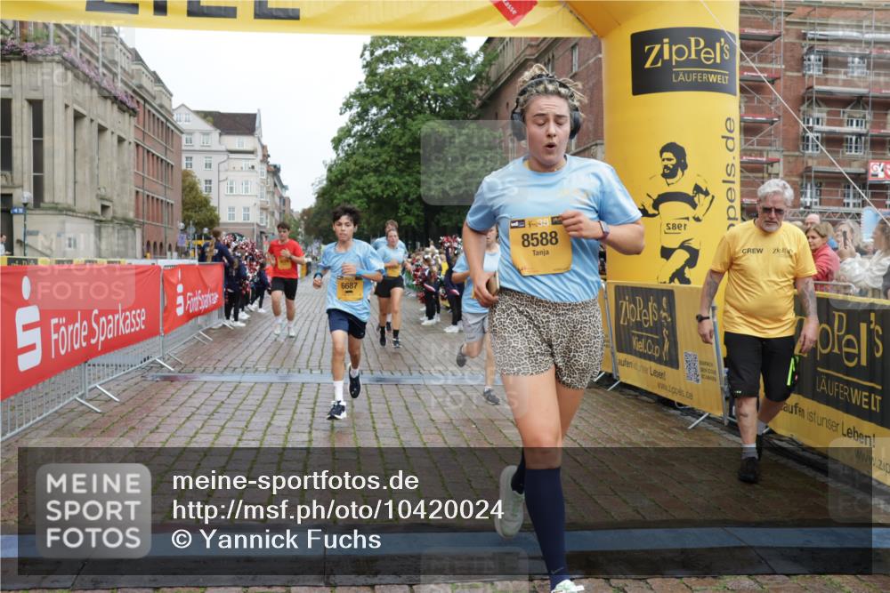 13.09.2026 - Kiel Lauf Yannick Fuchs http://msf.ph/oto/10420024 13.09.2026 09:41:45 Ziel 402, 3143, 3175, 4533, 4704, 5107, 6649, 6687, 6739, 7238, 8588, 9224, 11907, 1671, 1966, 4068, 4315, 9110, 9608, 9771, 10299, 10974, 11106, 11645, 11983, 12166, 699, 772, 2910, 3801, 6599, 8829, 9050, 12175, 1593, 3883, 4137, 9608, 10299, 10974 meine-sportfotos.de