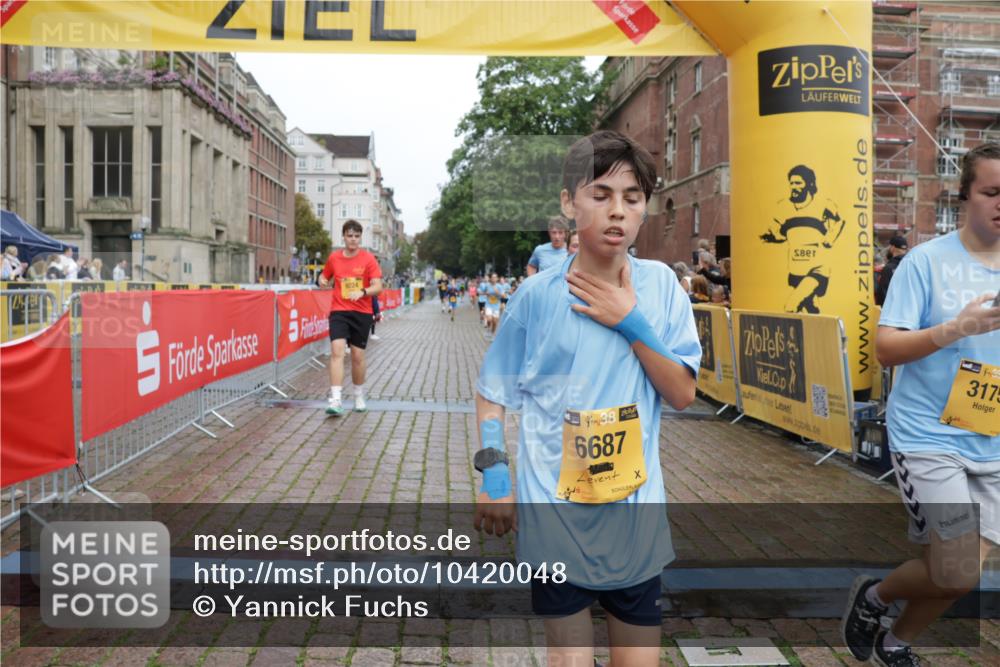 13.09.2026 - Kiel Lauf Yannick Fuchs http://msf.ph/oto/10420048 13.09.2026 09:41:47 Ziel 402, 3143, 3175, 4533, 4704, 5107, 6649, 6687, 6739, 7238, 8588, 9224, 11907, 12175, 1671, 1966, 4068, 4315, 9110, 9771, 10299, 10974, 11106, 11645, 11983, 12166, 699, 772, 2910, 3801, 5011, 5276, 6599, 8829, 9050, 1593, 1966, 4137, 9608, 10299, 10974 meine-sportfotos.de