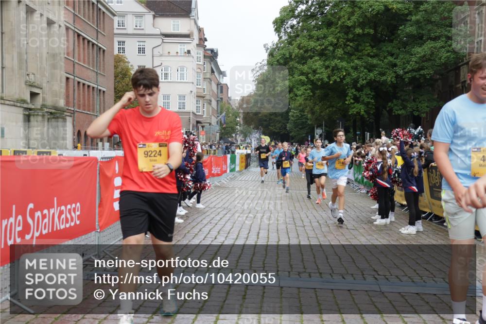 13.09.2026 - Kiel Lauf Yannick Fuchs http://msf.ph/oto/10420055 13.09.2026 09:41:48 Ziel 402, 3143, 3175, 4533, 4704, 5107, 6649, 6687, 6739, 7238, 8588, 9224, 11907, 12175, 1671, 1966, 4068, 4315, 9110, 9771, 10299, 11106, 11645, 11983, 12166, 570, 699, 772, 2910, 3801, 5011, 5276, 6599, 8829, 9050, 1593, 1966, 4137, 9608, 10299, 10974 meine-sportfotos.de