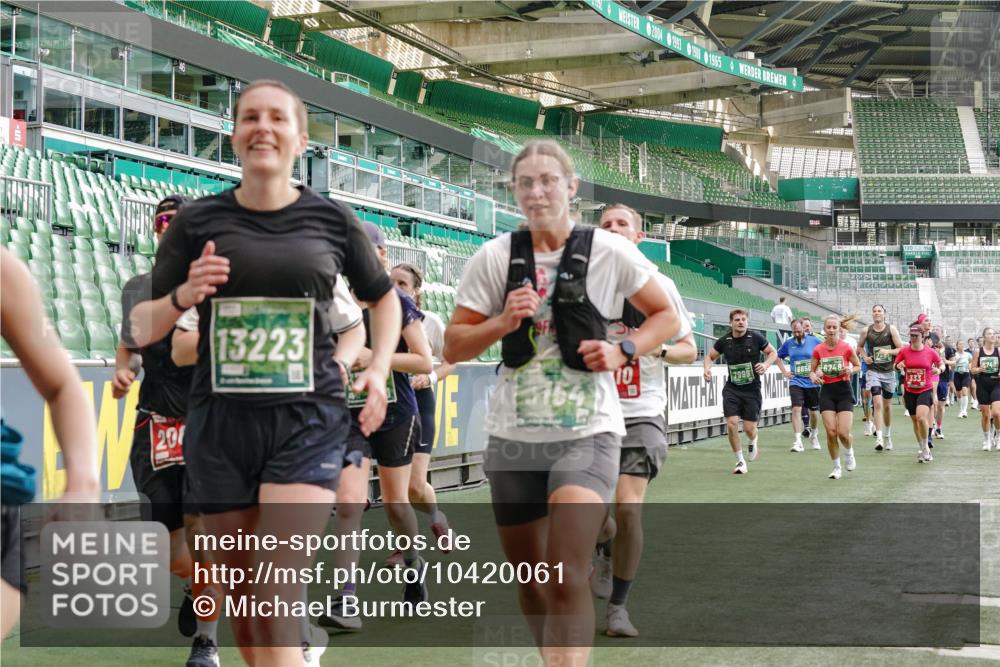 13.09.2026 - 21. swb-Marathon Bremen Michael Burmester http://msf.ph/oto/10420061 13.09.2026 13:21:22 Laufen im Stadion 128, 258, 351, 423, 441, 601, 620, 704, 782, 851, 1060, 1094, 1129, 1158, 1177, 1316, 1344, 1409, 1417, 1439, 1446, 1518, 1676, 1697, 1729, 1756, 1808, 1815, 1846, 2010, 2028, 2064, 2139, 2201, 2258, 2278, 2290, 2349, 2394, 2395, 2414, 2417, 2437, 2501, 2519, 2533, 2551, 2588, 2632, 2652, 2660, 2694, 2695, 2736, 2793, 2828, 2886, 2954, 2964, 2995, 3004, 3010, 3017, 3018, 3022, 3034, 3035, 3036, 3037, 3070, 3074, 3102, 3139, 3144, 3225, 3264, 3310, 3682 meine-sportfotos.de