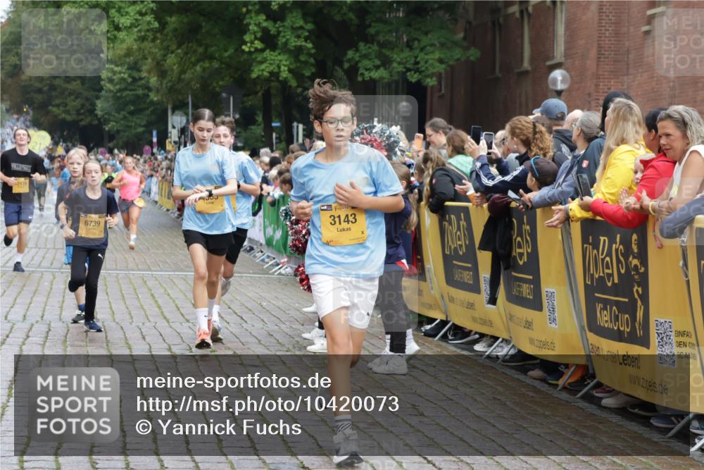 13.09.2026 - Kiel Lauf Yannick Fuchs http://msf.ph/oto/10420073 13.09.2026 09:41:50 Ziel 402, 3143, 3175, 4533, 4704, 5107, 6687, 6739, 7238, 8588, 8829, 9050, 9224, 11907, 12175, 1671, 1966, 4068, 4315, 4704, 6649, 9110, 9771, 11106, 11645, 11983, 12166, 570, 699, 772, 792, 2910, 3801, 5011, 5276, 6599, 12723, 1671, 1966, 9608, 10299, 10974, 11983 meine-sportfotos.de