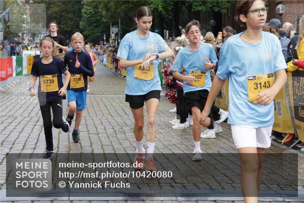 13.09.2026 - Kiel Lauf Yannick Fuchs http://msf.ph/oto/10420080 13.09.2026 09:41:52 Ziel 402, 772, 3143, 3175, 4533, 5107, 6687, 6739, 7238, 8829, 9050, 9224, 11907, 12175, 1671, 3175, 4068, 4315, 4704, 6649, 6687, 8588, 9110, 9771, 11106, 11645, 11983, 12166, 570, 699, 792, 2910, 3357, 3801, 5011, 5276, 5336, 6599, 6620, 7687, 8476, 12723, 1671, 1966, 9608, 10299, 10974, 11983 meine-sportfotos.de