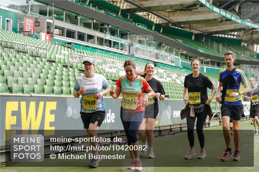 13.09.2026 - 21. swb-Marathon Bremen Michael Burmester http://msf.ph/oto/10420082 13.09.2026 10:43:59 Laufen im Stadion 10002, 10004, 10005, 10176, 10191, 10192, 10271, 10295, 10303, 10325, 10335, 10361, 10362, 10402, 10459, 10474, 10491, 10513, 10557, 10572, 10605, 10606, 10629, 10756, 10773, 10779, 10784, 10805, 10880, 10882, 10899, 10900, 10997, 10999, 11173, 11217, 11233, 11264, 11274, 11307, 11333, 11337, 11355, 11385, 11408, 11448, 11456, 11461, 11482, 11629, 11943, 12311, 12321, 12334 meine-sportfotos.de