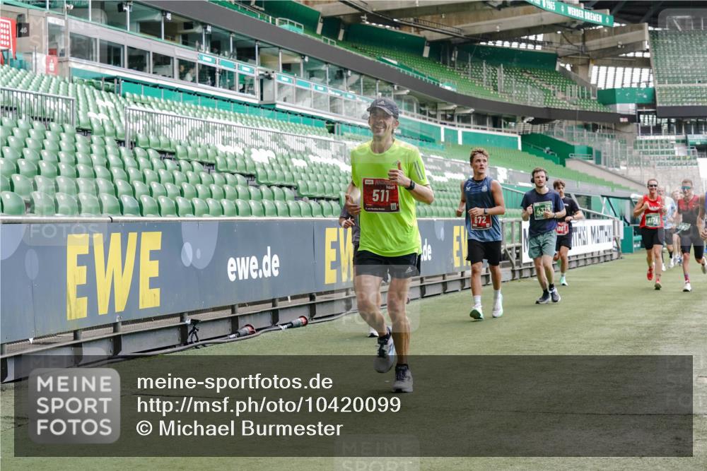 13.09.2026 - 21. swb-Marathon Bremen Michael Burmester http://msf.ph/oto/10420099 13.09.2026 12:58:38 Laufen im Stadion 141, 148, 191, 226, 232, 334, 511, 672, 776, 789, 790, 909, 972, 1010, 1119, 1166, 1191, 1199, 1254, 1281, 1516, 1535, 1642, 1647, 1752, 1809, 1881, 1931, 1933, 2046, 2210, 2324, 2343, 2367, 2371, 2397, 2402, 2423, 2425, 2577, 2771, 2807, 2827, 2885, 2899, 2903, 2904, 2979, 3021, 3051, 3098, 3120, 3124, 3138, 3148, 3182, 3186, 3190, 3233, 3319, 3338, 3435, 3516, 3531, 3534, 3560, 3652, 3655, 3685, 3690, 3695, 3866, 3933, 3934, 3939, 4101, 4319, 205 meine-sportfotos.de