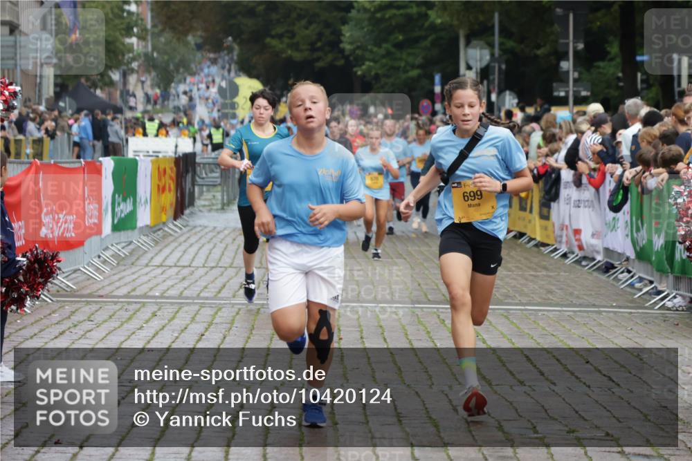 13.09.2026 - Kiel Lauf Yannick Fuchs http://msf.ph/oto/10420124 13.09.2026 09:42:01 Ziel 699, 772, 2910, 3801, 5276, 6599, 8829, 9050, 12175, 402, 3143, 3175, 4315, 4533, 4704, 5107, 6649, 6687, 6739, 7238, 8588, 9224, 9771, 11106, 11907, 133, 570, 792, 2955, 2977, 3357, 3676, 5011, 5105, 5336, 5774, 6620, 6797, 7687, 8476, 10938, 11793, 12723, 4068, 9110, 11645, 12166 meine-sportfotos.de